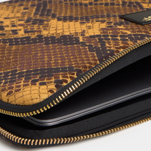 Charger l'image dans la galerie, HOUSSE D'ORDINATEUR WOUF