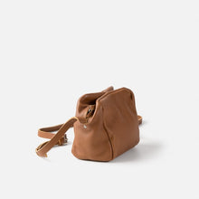 Charger l'image dans la galerie, SAC BANDOULIÈRE EN CUIR BIBA