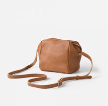 Charger l'image dans la galerie, SAC BANDOULIÈRE EN CUIR BIBA