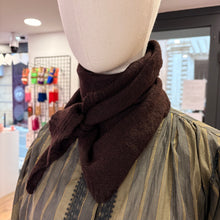 Charger l'image dans la galerie, PETIT COL TRIANGLE MARRON