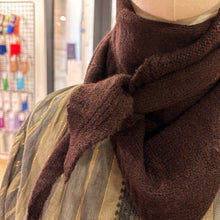 Charger l'image dans la galerie, PETIT COL TRIANGLE MARRON