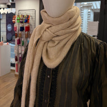 Charger l'image dans la galerie, GRAND COL TRIANGLE BEIGE