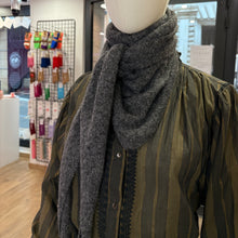 Charger l'image dans la galerie, GRAND COL TRIANGLE GRIS