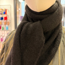 Charger l'image dans la galerie, GRAND COL TRIANGLE NOIR