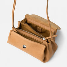 Charger l'image dans la galerie, PETIT SAC BANDOULIÈRE EN CUIR BIBA
