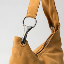 Charger l'image dans la galerie, SAC BANDOULIÈRE EN CUIR BIBA
