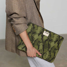 Charger l'image dans la galerie, HOUSSE D'ORDINATEUR WOUF