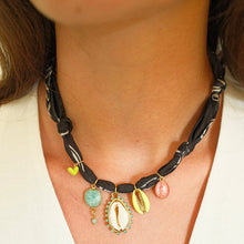 Charger l'image dans la galerie, COLLIER BANDANA NOIR L'ATELIER DES DAMES

