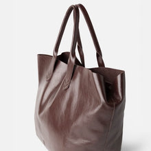 Charger l'image dans la galerie, GRAND SAC CABAS EN CUIR BIBA
