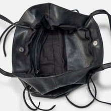 Charger l'image dans la galerie, SAC CABAS EN CUIR BIBA

