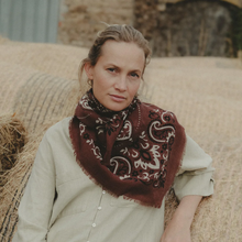 Charger l&#39;image dans la galerie, FOULARD BANDANA LAINE ET SOIE MAISON LECOMTE FLAMENT
