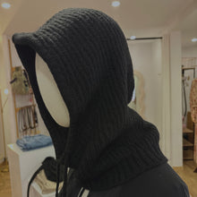 Charger l'image dans la galerie, CAGOULE D'HIVER COULEUR NOIR

