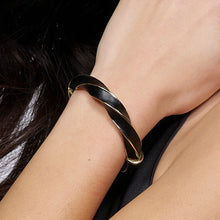 Charger l'image dans la galerie, BRACELET TWIST TORSADÉ NOIR MAT BANGLE UP
