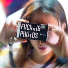 Charger l&#39;image dans la galerie, APPAREIL PHOTO JETABLE &quot;FUCKING PHOTOS&quot; FISURA
