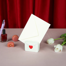 Charger l&#39;image dans la galerie, PORTE-PHOTO LETTRE D&#39;AMOUR L&#39;EXPRESSIONIST
